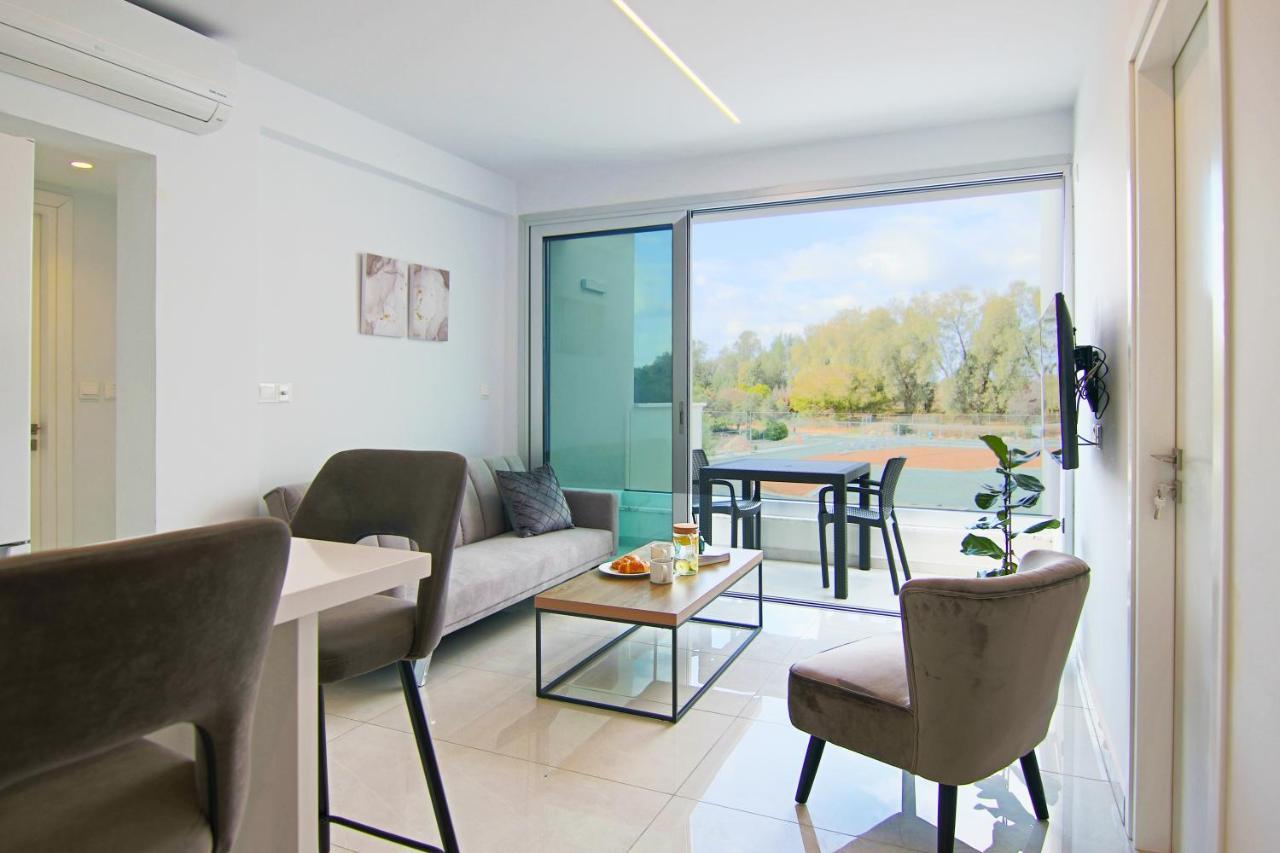 Phaedrus Living - Seaside Executive Flat Harbour 101 Appartement Paphos Buitenkant foto