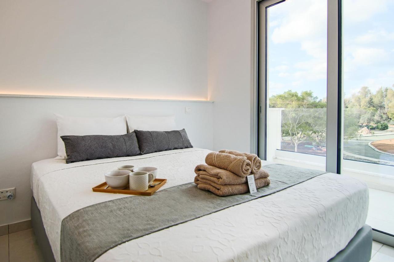 Phaedrus Living - Seaside Executive Flat Harbour 101 Appartement Paphos Buitenkant foto
