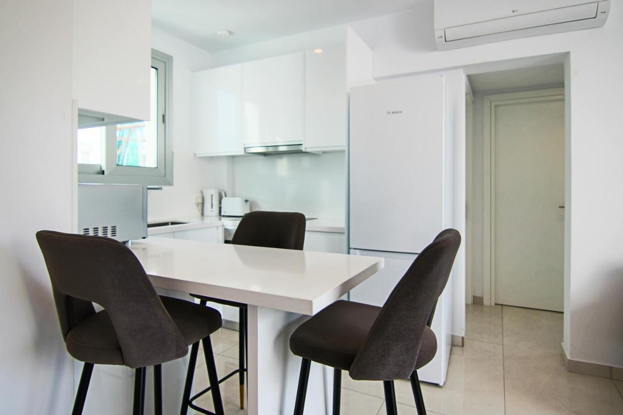 Phaedrus Living - Seaside Executive Flat Harbour 101 Appartement Paphos Buitenkant foto