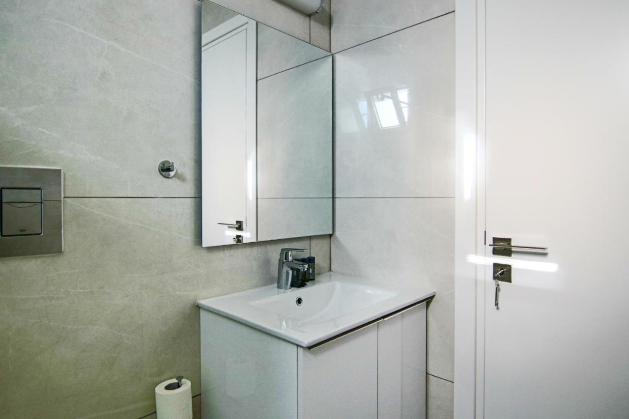Phaedrus Living - Seaside Executive Flat Harbour 101 Appartement Paphos Buitenkant foto
